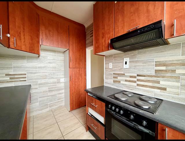 2 BEDROOM APARTMENT RENTED IN FLORIDA PARK